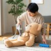 ぬいぐるみを掃除機で吸うのはOK？効果と正しい方法を解説